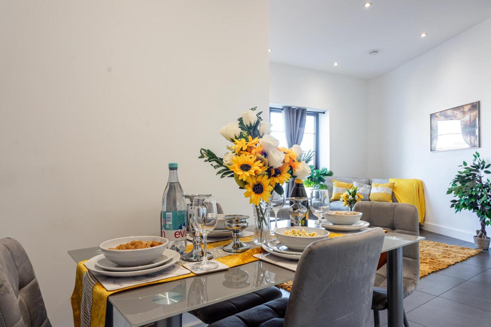 Long Term O2-canary Wharf-excel- Contractors-families-corporate People- Wifi 500mb-flex Checkin-shops-train Station Apartment *