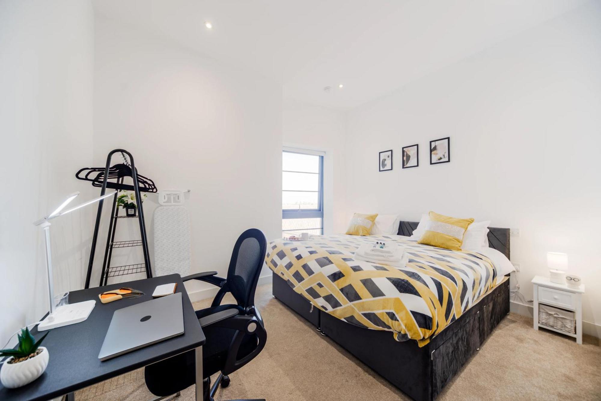 Long Term O2-canary Wharf-excel- Contractors-families-corporate People- Wifi 500mb-flex Checkin-shops-train Station London